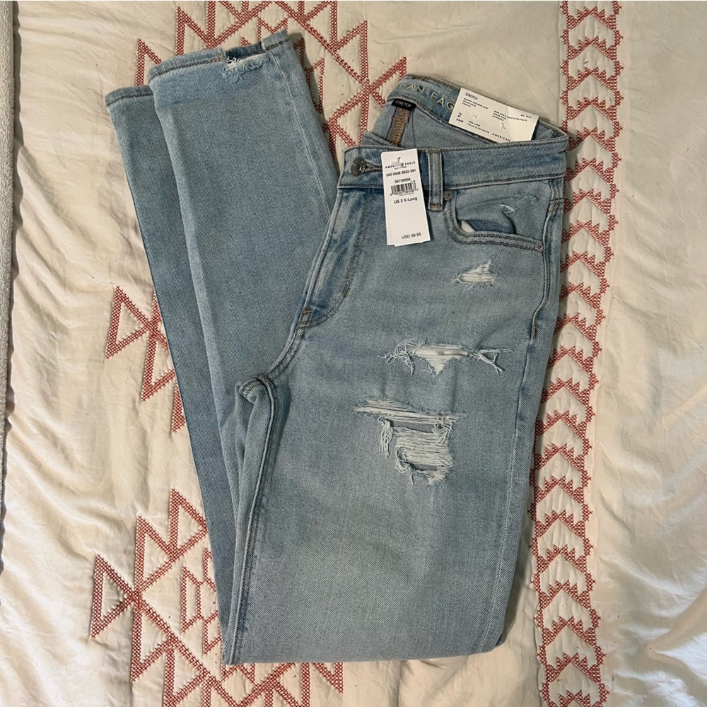 NWT American Eagle High Rise Mom Jeans 2 Extra Long